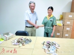 环卫工再捐一年“捡拾款”助学 - 广东大洋网