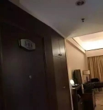 震惊！酒店电视藏摄像头 女房客换衣睡觉全程被拍 - 广东电视网