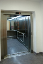 悲剧！西班牙医院电梯出事故 产妇惨被切成两半 - 广东电视网