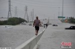 美国迎12年来最强飓风 得州洲际公路被淹没 - News.Ycwb.Com