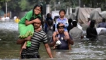 印度孟买暴雨成灾致至少5人死 交通瘫痪学校关闭 - 广东电视网