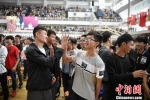 云南一高校要求学生一学期跑120公里不合格须重修体育 - News.21cn.Com
