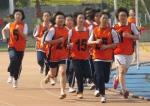 高校要求学生一学期跑120公里 不合格须重修 - 广东电视网