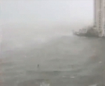 飓风袭击下的美国佛州:富人包机撤 穷人桥下躲 - 广东电视网
