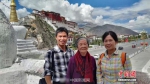 男子携88岁母亲自驾2个月走遍半个中国 - News.Ycwb.Com