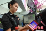 广州白云机场今起全面支持国内航班二维码过检登机 - 广东电视网