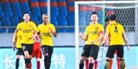 郜林（右二）虽然“梅开二度”，但无法改变平局的结果。@视觉中国 - 新浪广东