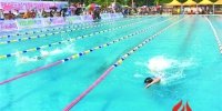 第十二届青少年游泳赛吸引近500游泳爱好者同池竞技 - 体育局