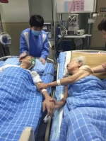 "牵手奶奶"走了，夫妻病床牵手照感动无数人 - News.Timedg.Com