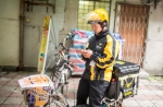 广州外卖“小哥”火了！为救护车疏导交通温暖一座城 - 广东大洋网