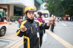 广州外卖“小哥”火了！为救护车疏导交通温暖一座城 - 广东大洋网