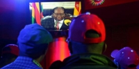 津巴布韦执政党表示，穆加贝必须在星期一中午前辞去总统职务，否则将被弹劾。 - News.Ycwb.Com