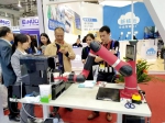 我院机器人创新班在广东国际机器人及智能装备博览会开展现场教学 - 广东科技学院