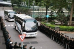 驻港部队完成第19批干部轮换 200余名军官返内地 - 新浪广东