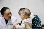 广东小孩就听不到声 成双侧人工耳蜗植术年龄最小者 - 新浪广东