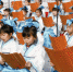 潭村小学学生朗诵《三字经》。/珠江商报记者朱德文摄 - 新浪广东