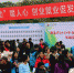 2月24日，湖北省2018年“春风行动”在鄂州启动，图为求职者在现场招聘会找工作。图片由鄂州市人社局提供 - News.21cn.Com