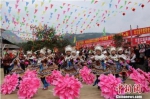 资料图，柳州融水苗族姑娘跳芦笙舞，少数民族风情浓郁。　龙林智 摄 - 新浪广东