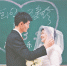 大学生为一对结婚33年的舍管员、保洁员夫妇拍婚纱照 - 广东大洋网