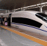 资料图：旅客准备乘坐高铁出行。 中新社记者 王中举 摄 - 新浪广东