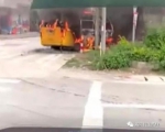 普宁一中巴车在国道上行驶 突然起火燃烧 - 新浪广东