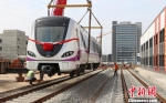 中国首个“海绵车辆段”——南宁地铁3号线心圩车辆段迎来了首批两列列车。　谭贵中 摄 - 新浪广东