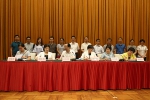 600刘冠贤副主任与有关市政府主要负责同志签订责任书.jpg - 卫生厅