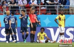 本届世界杯首张红牌！哥伦比亚后卫开场3分钟手球被罚下场 - News.Timedg.Com