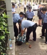 男子在上海持刀砍向学生，2男童死亡，警方通报作案动机，检方提前介入 - News.Timedg.Com
