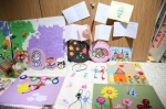 特殊儿童手工艺作品及受赠儿童反馈卡片 - 新浪广东