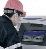 中国科学院自动化研究所自主研发的虹膜识别技术已在煤矿中投入使用。

　　中科院自动化研究所供图 - 新浪广东