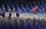 8月18日，第18届亚运会开幕式在印度尼西亚雅加达举行。这是中国代表团在开幕式上入场。新华社记者 李贺 摄 - 新浪广东