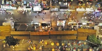 东莞将推进食品安全示范街的建设。图为光明市场夜市。广州日报全媒体记者卢政摄 - 新浪广东