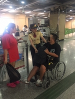 旅客出游受伤寸步难行，广州地铁的这个举动温暖了他们 - 广东大洋网