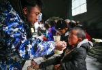 为了学生们的绝对安全——西藏波罗乡第一小学师生转移侧记 - News.21cn.Com