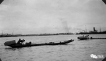 1921-1923年，汕头湾内可用于“跳白”捕鱼的渔船照片，美国南加州大学图书馆藏 - 新浪广东