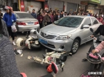 潮汕一女司机驾车失控连撞数十辆车致10人受伤 - 新浪广东