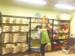 白云区松洲街慈善超市服务困难群众 救助对象可无偿获取物资 - 广东大洋网