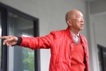八十多岁依然活跃在球场的中国第一代网球教练沈建球 - 新浪广东