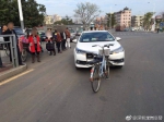 深圳交警回应“硬核自行车撞扁轿车车头”：尴尬，但是真的 - News.Timedg.Com