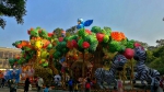 6万多个塑料瓶筑起400平米春节花灯 - 广东大洋网