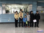 8岁“豆丁”闯地铁，想去佛山找爸爸 - 广东大洋网