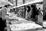 保障校园食品安全，广州部分中小学已建陪餐制度 - 广东大洋网