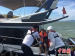 一快艇珠江口遇险 海事部门救起全部12人　广东海事局供图 - 新浪广东