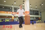 残疾人也能玩转运动会！盲人按摩师一分钟跳绳182次夺魁 - 广东大洋网