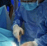 颈部大出血！1岁女童被玻璃瓶扎伤，经紧急手术转危为安 - News.Timedg.Com
