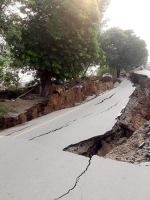 巴基斯坦地震已致20余人死亡，建筑物受损地面开裂 - News.Timedg.Com