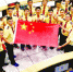 广州地铁挂1000面小红旗迎国庆 - 广东大洋网