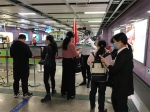 直击广州地铁“亮码”首日：“无码”乘客有“缓冲期” - 广东大洋网