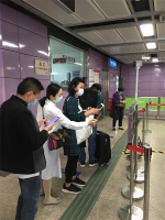 直击广州地铁“亮码”首日：“无码”乘客有“缓冲期” - 广东大洋网
